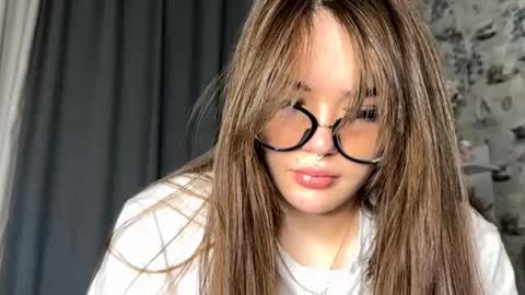 Jinny online show from 10/04/25, 06:39