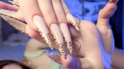 Snapshot of jinny_garland chatting on 12/02/25, 08:37 Jinny online show from 12/02/25, 08:37