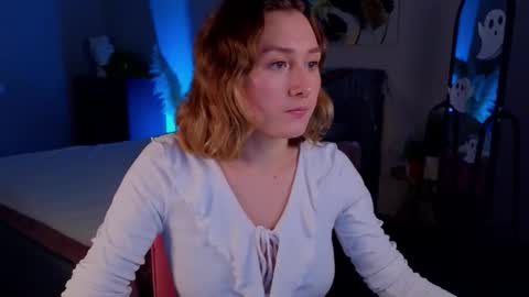 Molly online show from 10/24/25, 02:02