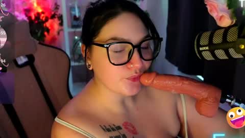Jinyxx3 online show from 05/08/26, 06:24