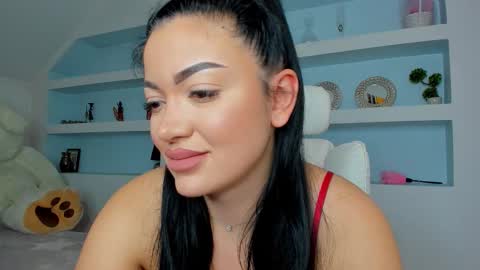 Juliee online show from 11/26/25, 08:10