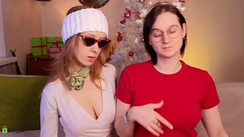 Snapshot of jitoon_exe chatting on 12/20/24, 05:08 Hey Guys We are Julia ginger Tina brunette online show from 12/20/24, 05:08