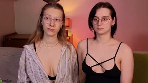 Snapshot of jitoon_exe chatting on 01/11/25, 04:25 Hey Guys We are Julia ginger Tina brunette online show from 01/11/25, 04:25