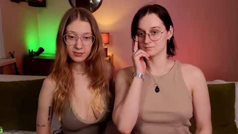 Snapshot of jitoon_exe chatting on 01/19/25, 07:37 Hey Guys We are Julia ginger Tina brunette online show from 01/19/25, 07:37