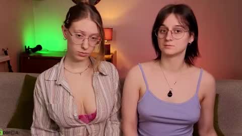Snapshot of jitoon_exe chatting on 02/16/25, 06:43 Hey Guys We are Julia ginger Tina brunette online show from 02/16/25, 06:43