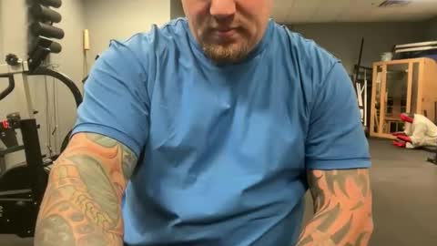 Snapshot of jitzgolfer chatting on 12/05/25, 04:10 jitzgolfer online show from 12/05/25, 04:10