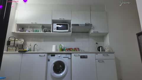 Snapshot of jiwon4u chatting on 02/21/25, 04:37 Jiwon online show from 02/21/25, 04:37