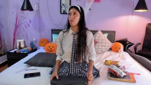 jiwoo_dodoy_ online show from 10/28/25, 02:31