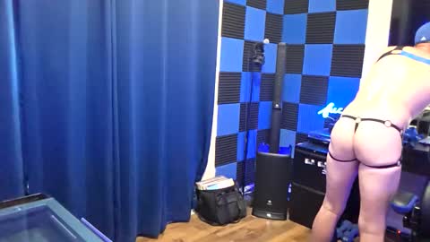 Jizzy Blue online show from 05/17/26, 09:33