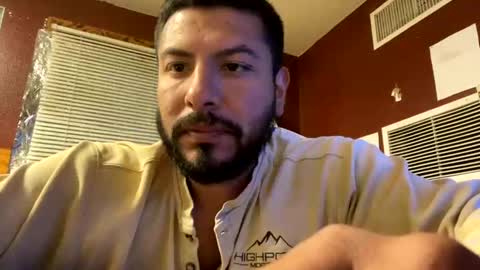 Snapshot of jjuarez5409 chatting on 02/18/26, 04:30 jjuarez5409 online show from 02/18/26, 04:30