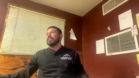 Snapshot of jjuarez5409 chatting on 03/17/26, 03:22 jjuarez5409 online show from 03/17/26, 03:22