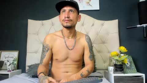 Snapshot of jm_hot_ chatting on 02/16/25, 07:37 jm_hot_ online show from 02/16/25, 07:37