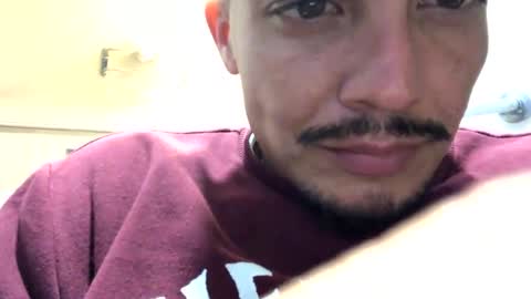 Snapshot of jmartel92 chatting on 02/15/25, 01:05 jmartel92 online show from 02/15/25, 01:05