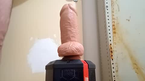 Snapshot of jngxdykdmqij chatting on 10/14/25, 04:24 Logan21212121 online show from 10/14/25, 04:24