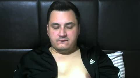 Snapshot of jnsnw chatting on 11/01/25, 12:01 jnsnw online show from 11/01/25, 12:01