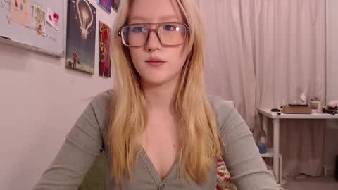 joan_kiss online show from 09/08/25, 03:22