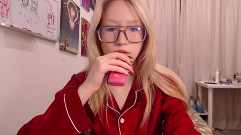 joan_kiss online show from 09/30/25, 07:30