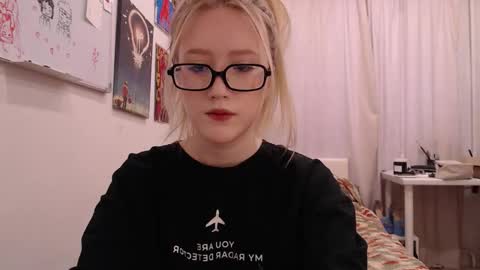 Snapshot of joan_kiss chatting on 12/21/25, 10:11 joan_kiss online show from 12/21/25, 10:11