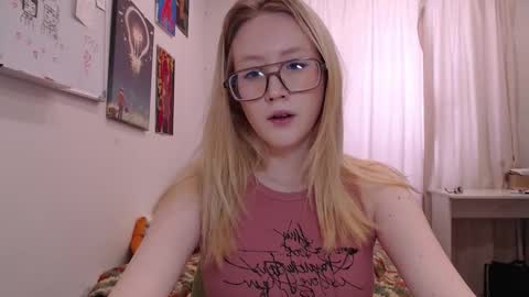 Snapshot of joan_kiss chatting on 02/23/26, 10:23 joan_kiss online show from 02/23/26, 10:23