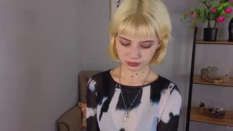 Sofia online show from 10/31/25, 08:37