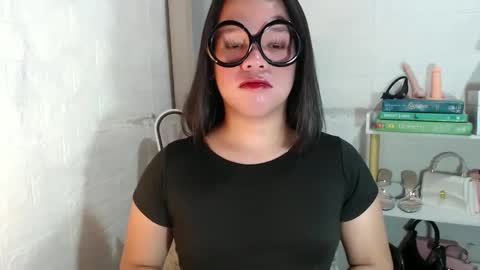 Joana online show from 12/21/24, 10:51