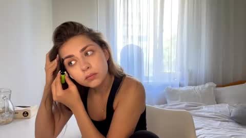 Bella online show from 08/09/26, 11:37