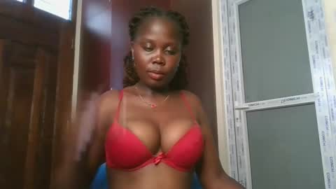 Snapshot of joankein_255 chatting on 10/13/25, 01:44 varl online show from 10/13/25, 01:44