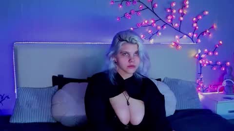 Snapshot of joannlowes chatting on 09/11/25, 07:25 Joann online show from 09/11/25, 07:25