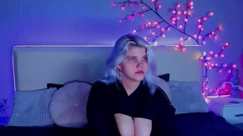 Snapshot of joannlowes chatting on 09/20/25, 07:15 Joann online show from 09/20/25, 07:15