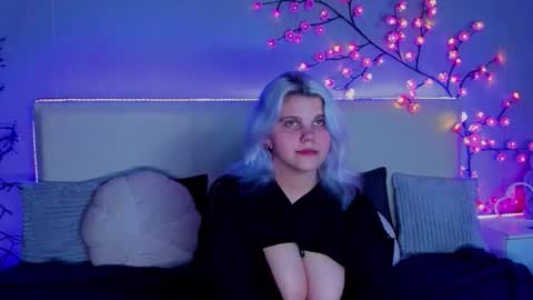 Snapshot of joannlowes chatting on 09/23/25, 08:23 Joann online show from 09/23/25, 08:23