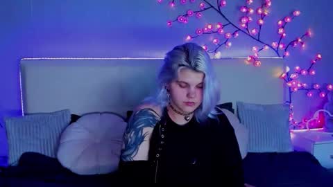 Snapshot of joannlowes chatting on 09/24/25, 08:23 Joann online show from 09/24/25, 08:23