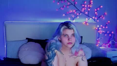 Snapshot of joannlowes chatting on 10/06/25, 10:51 Joann online show from 10/06/25, 10:51