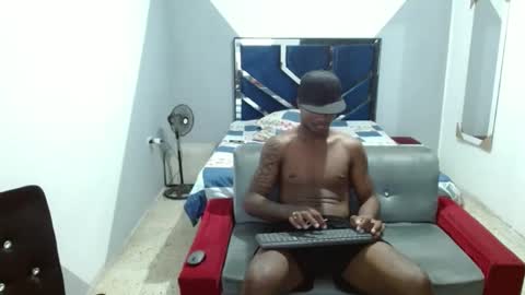 joao_leao online show from 10/23/25, 02:22