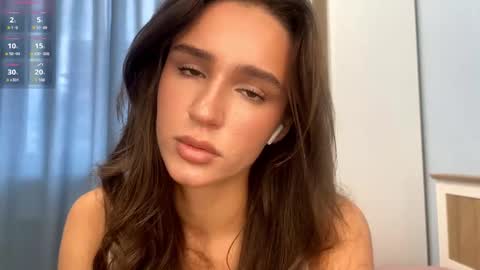 Nicole online show from 09/27/25, 05:23