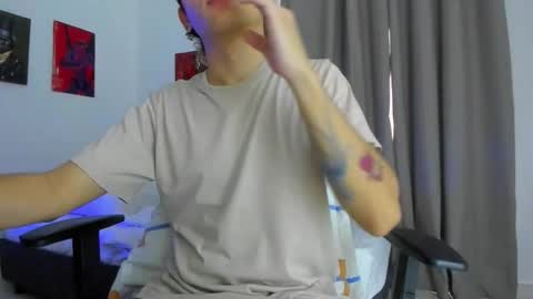 Snapshot of joe23___ chatting on 10/17/25, 08:33 Joe online show from 10/17/25, 08:33