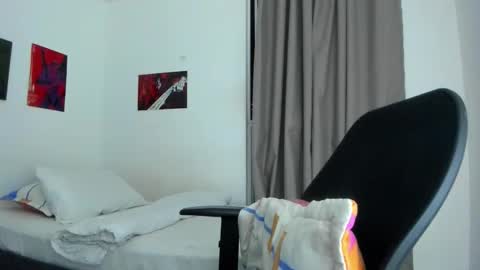 Snapshot of joe23___ chatting on 10/19/25, 02:12 Joe online show from 10/19/25, 02:12