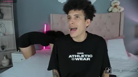 Snapshot of joeandemma chatting on 10/21/25, 03:07 Emma  Joe online show from 10/21/25, 03:07