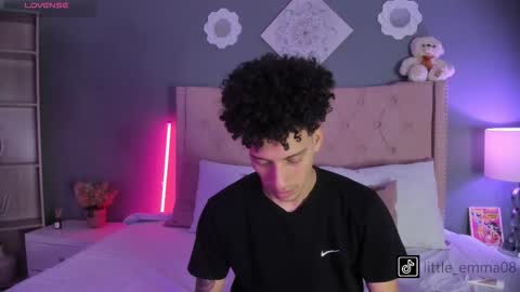 Snapshot of joeandemma chatting on 10/25/25, 09:31 Emma  Joe online show from 10/25/25, 09:31