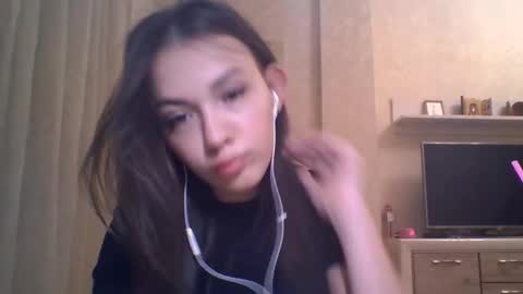 Jennifer online show from 11/06/25, 05:58