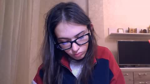 Jennifer online show from 11/12/25, 06:19