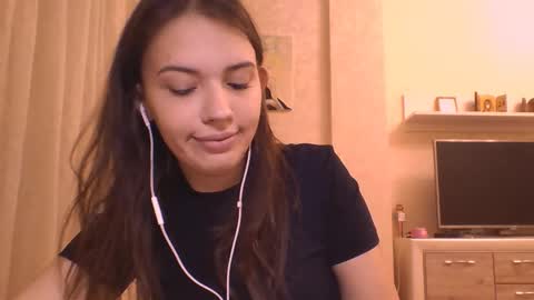 Jennifer online show from 11/25/25, 05:24