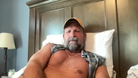 Snapshot of joestros chatting on 10/08/25, 08:17 joestros online show from 10/08/25, 08:17