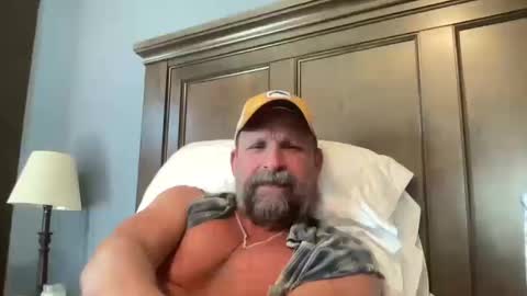 Snapshot of joestros chatting on 10/10/25, 08:08 joestros online show from 10/10/25, 08:08