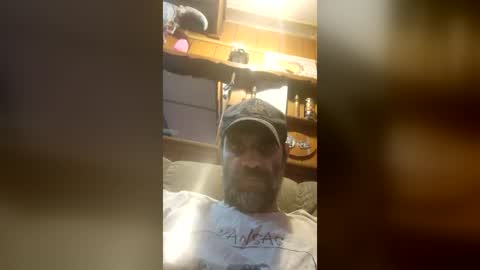 Snapshot of joeykeeton87 chatting on 07/19/26, 01:04 joeykeeton87 online show from 07/19/26, 01:04