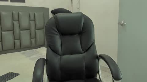 johan online show from 12/04/25, 11:08