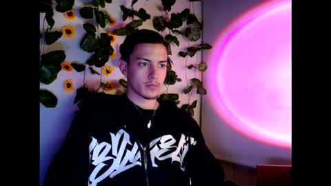 Snapshot of johan_parker222 chatting on 09/16/25, 02:12 johan_parker222 online show from 09/16/25, 02:12