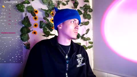 Snapshot of johan_parker222 chatting on 09/27/25, 09:20 johan_parker222 online show from 09/27/25, 09:20