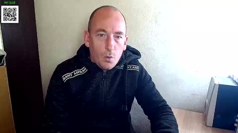 Snapshot of johanbarker chatting on 10/21/25, 10:27 Johan online show from 10/21/25, 10:27