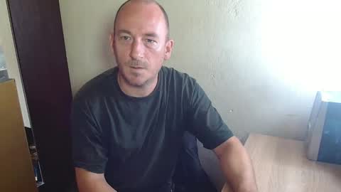 Snapshot of johanbarker chatting on 10/28/25, 12:41 Johan online show from 10/28/25, 12:41