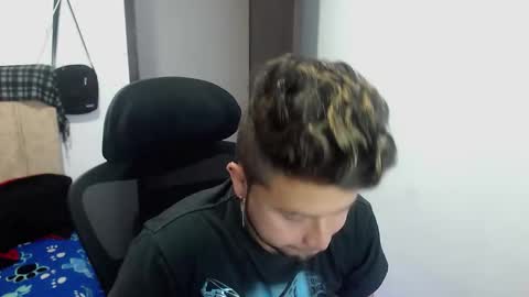 Snapshot of johanleonsweetboy chatting on 09/26/25, 02:32 JOHAN independient model online show from 09/26/25, 02:32